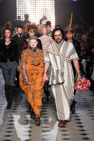 Look 45